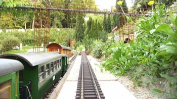  Personenzug grün 